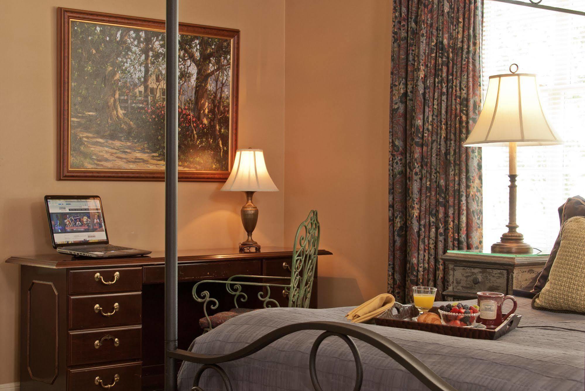 The Stockade Bed And Breakfast Μπατόν Ρουζ Εξωτερικό φωτογραφία